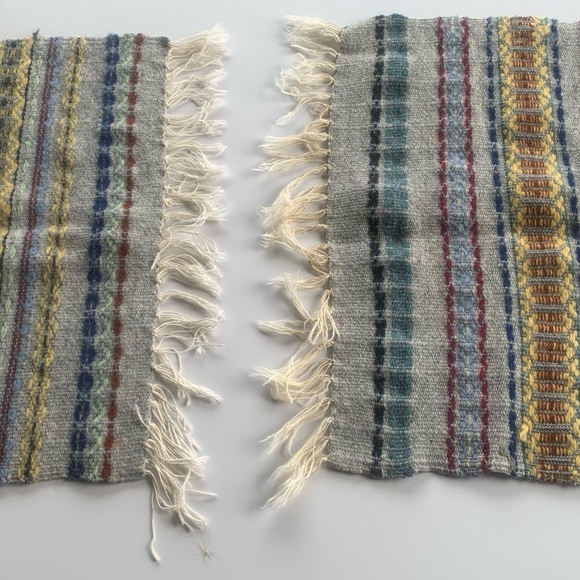 Beautiful vintage 1970s grey wool Guatemalan placemats perfect boho home decor - Picture 3 of 8